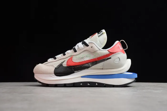 WMNS Nike LDWaffle Sacai White Red